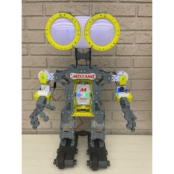 Meccano Tech Interactive Robot G15 Personal Robot Model  #15401 - Picture 6 of 11